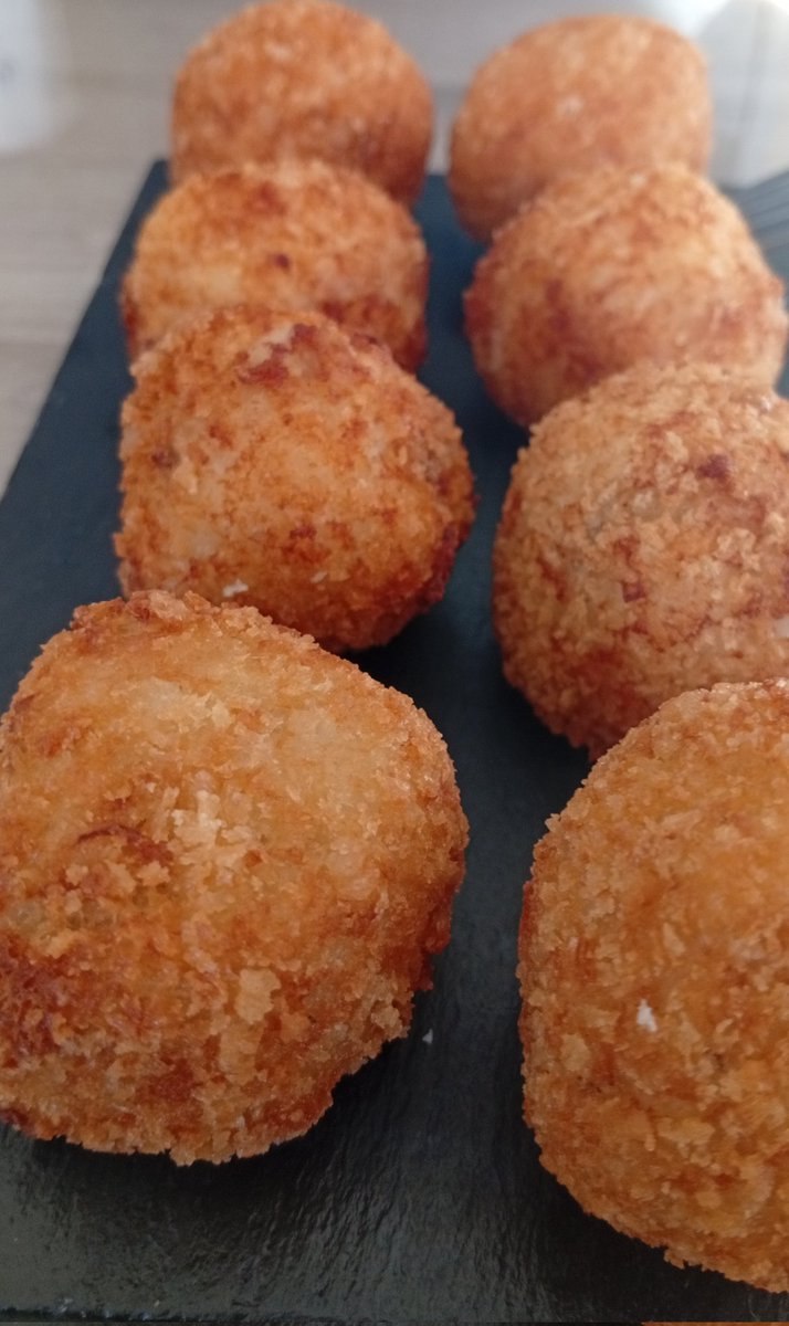 lucalucaeluca tweet media