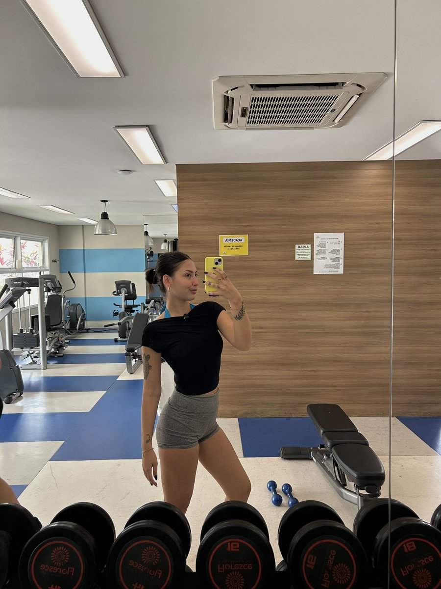 laurinha tweet media