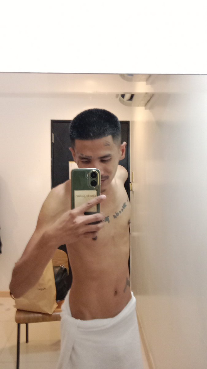 slamboyy666 tweet media