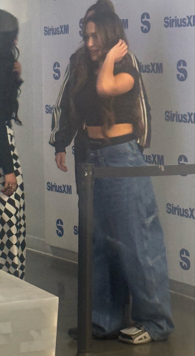 Female Locker Room tweet media