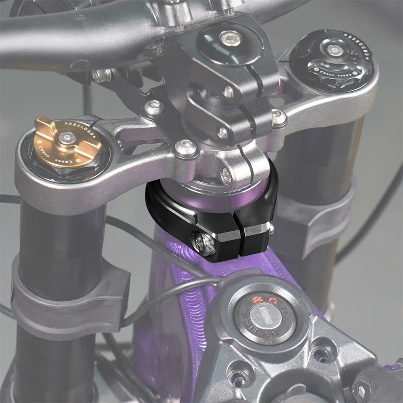 10foldmoto's tweet image. Every hard landing sends a shock through your bike. NiceCNC upgrades help distribute those forces better than stock parts ever could. Protect your build — shop now, link in bio. #10FoldMoto #SurRon #NiceCNC #eMoto
