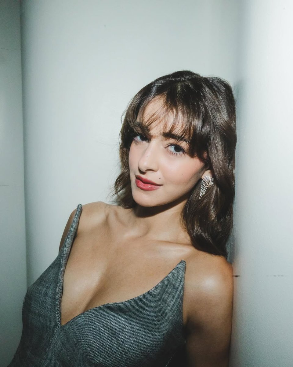 CelebsLine tweet media