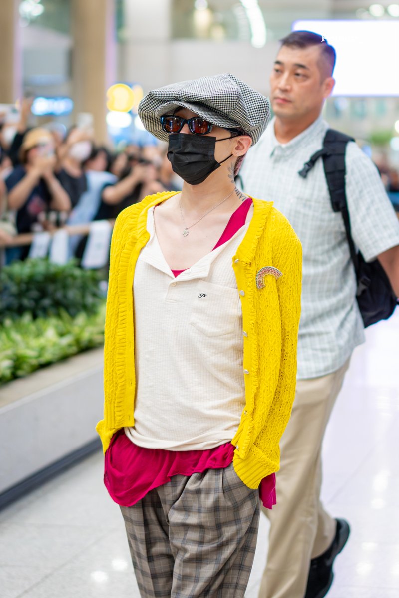 Power_IU's tweet image. ???:공항에서 자만추 한 썰 푼다
#AprilFoolsDay #만우절
#GD #지드래곤 #권지용 #ジヨン #權志龍 #GDRAGON