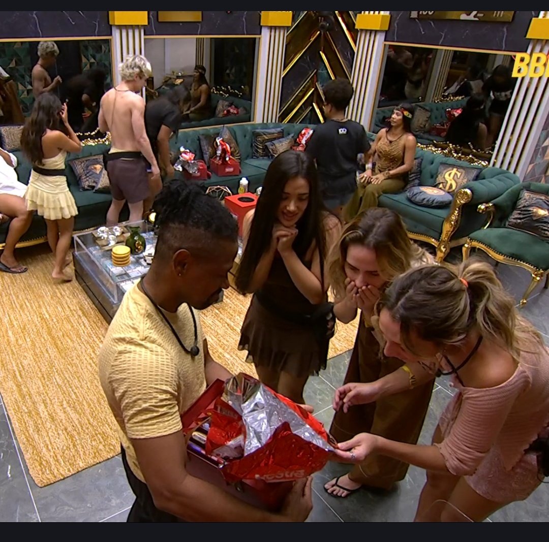 elis romanoff ⋆ tweet media