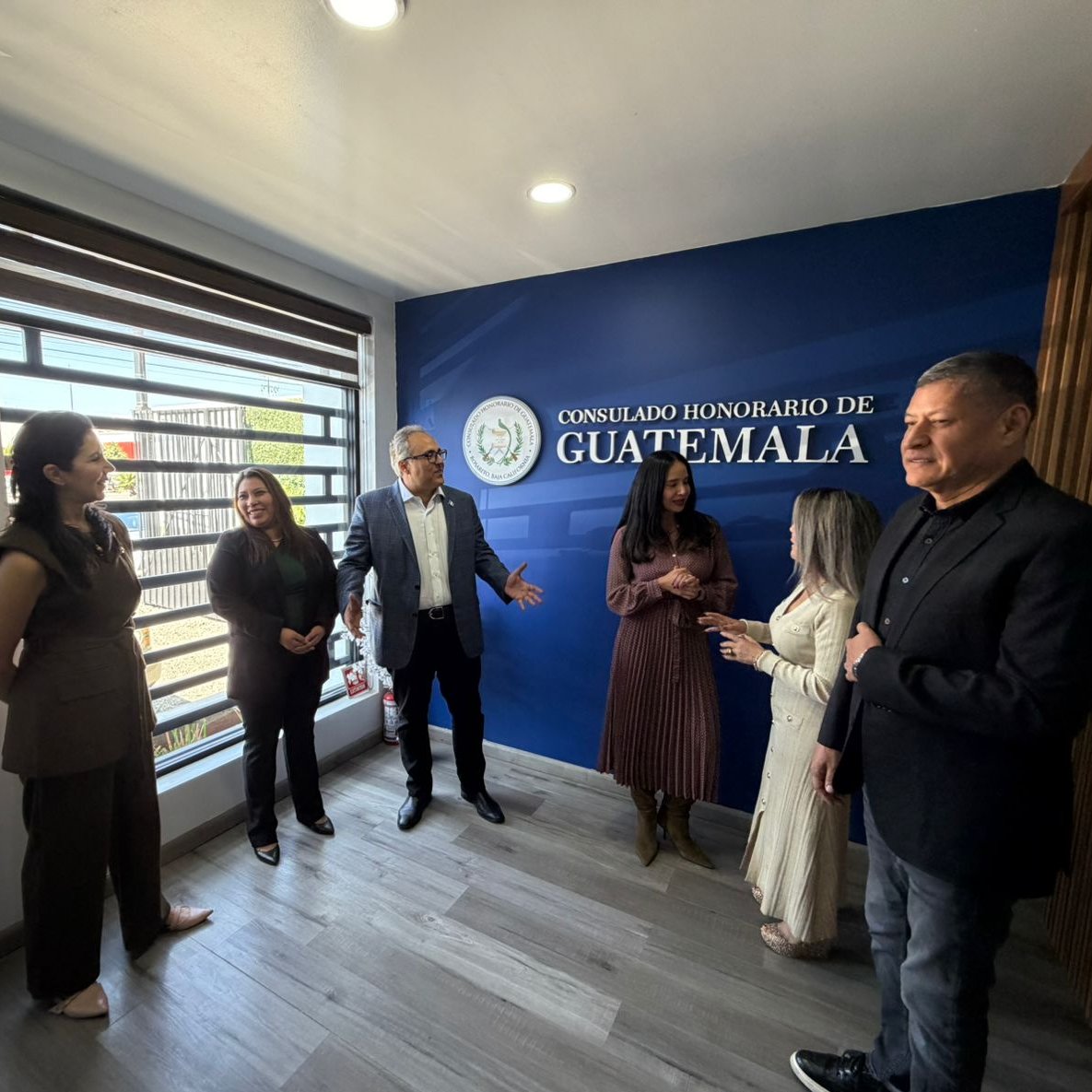 MinexGt's tweet photo. #GuatemalaEnMéxico | Consulado General de Guatemala en Tijuana se reúne con cónsul honorario en Rosarito y autoridades municipales.

Lee la nota ➡️ https://t.co/rBCTAQGyLQ https://t.co/0sHaClZuvu