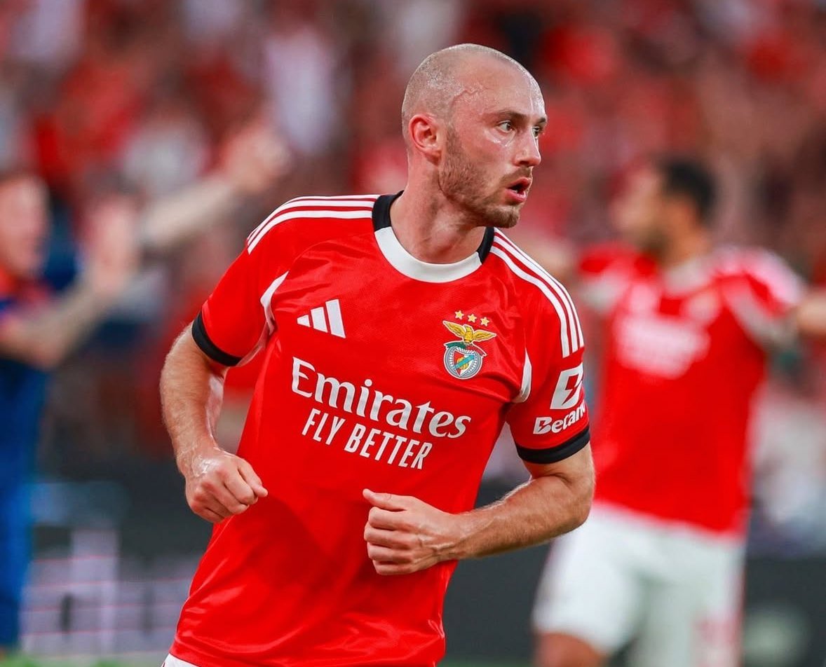 بنفيكا بالعربي tweet media