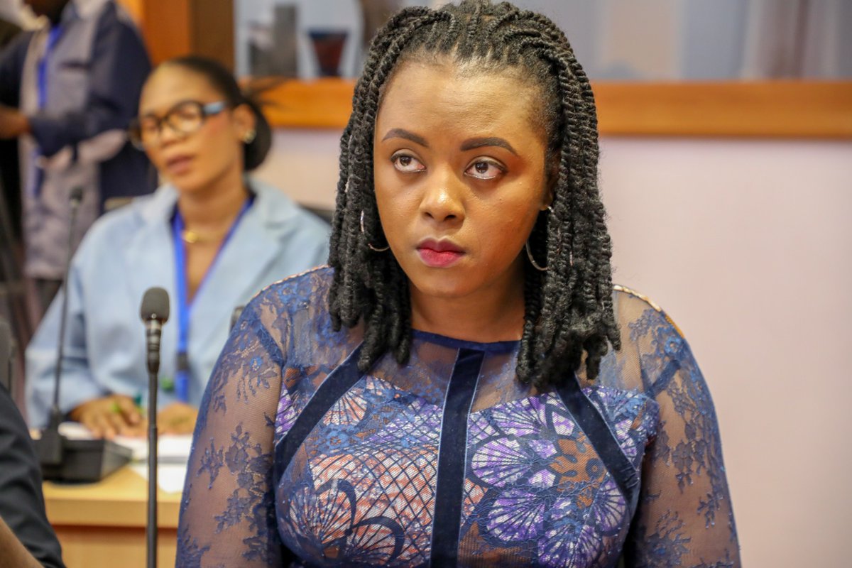 “Juliana, they said ‘we’ll put your name on it’… is that enough?”
Don't confuse credit with control. Being credited doesn’t always mean you have rights, influence, or protection. 
Mentorship for Women: forms.gle/FcRmzEh7pEYdAr…
Photo Credit: Akinyemi