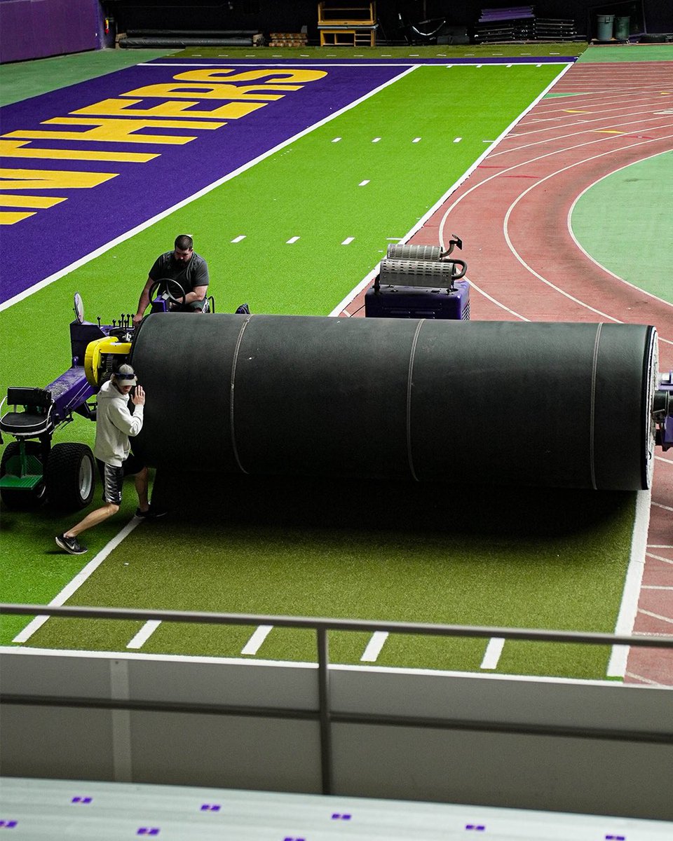 UNI Football tweet media