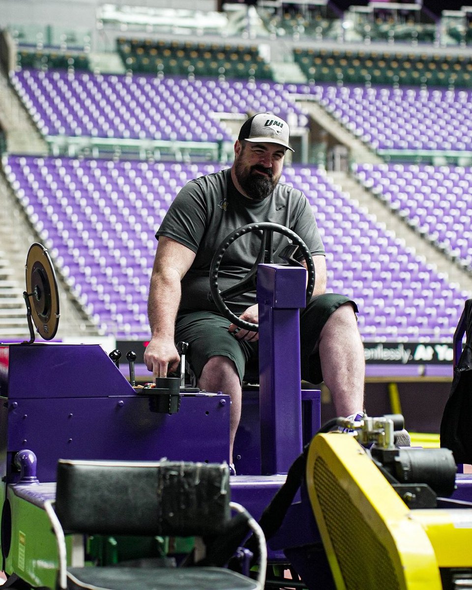 UNI Football tweet media