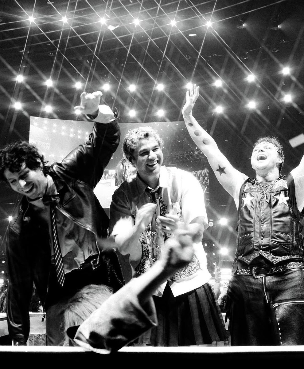 5SOS UPDATES ★ tweet media