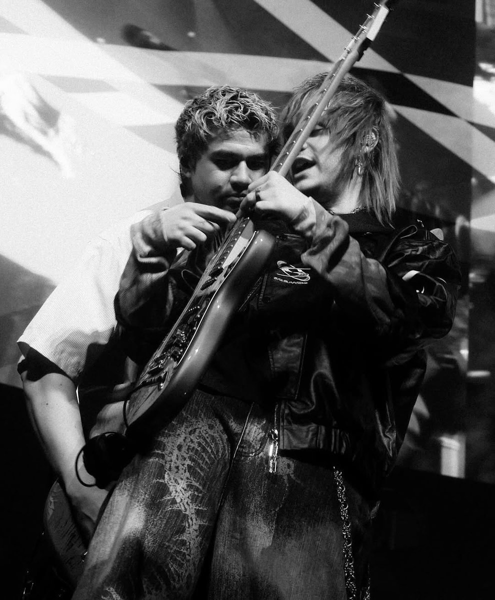 5SOS UPDATES ★ tweet media