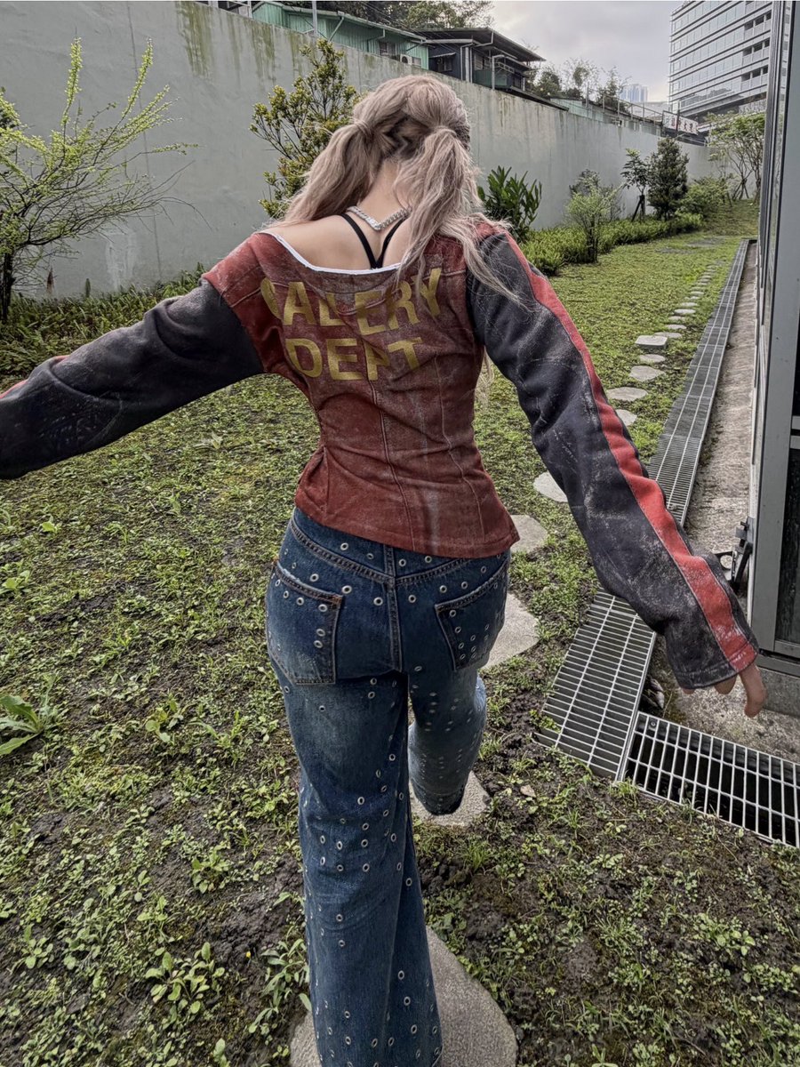 b’s archive tweet media