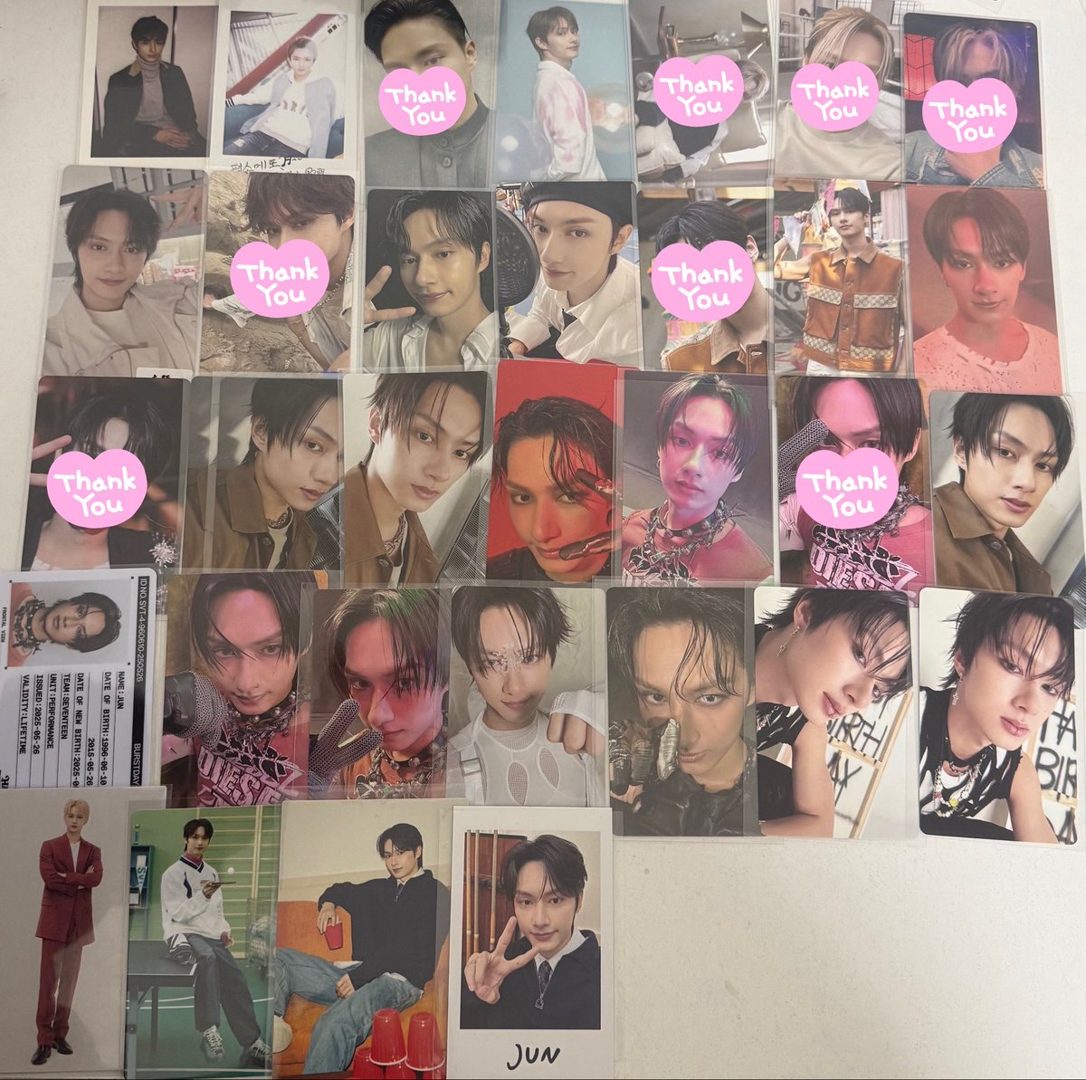 せりな tweet media