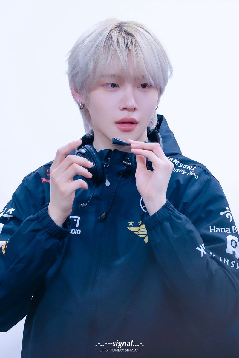 𝘴𝘪𝘨𝘯𝘢𝘭 tweet media