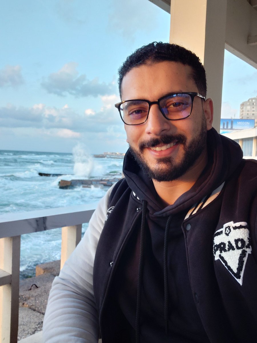 Blue 👤 tweet media