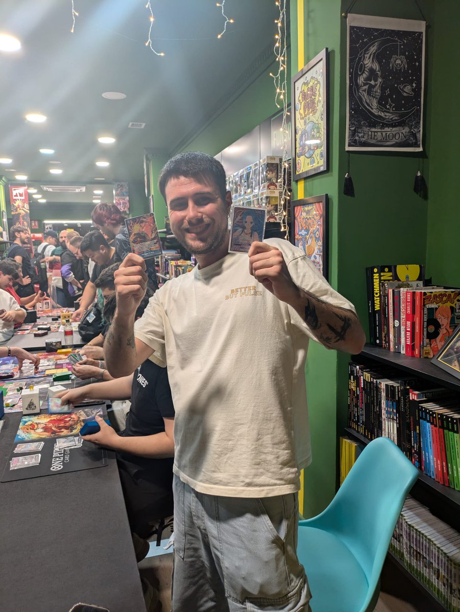 Gana la Viví de <a href="/Rxbykk/">Rubyk 🦕</a> la segunda Store Treasure Cup en <a href="/Lizard_Sevilla/">Lizard Comics</a>.  Dejamos aquí los pairigns, lista y fotillo de Chemuki🔥🔥🔥🔥🗣️