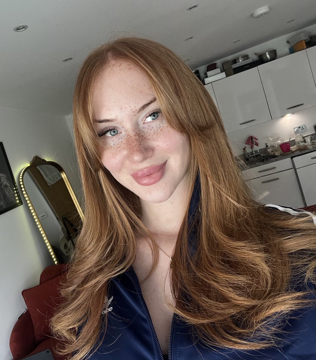 Lenina Crowne tweet media