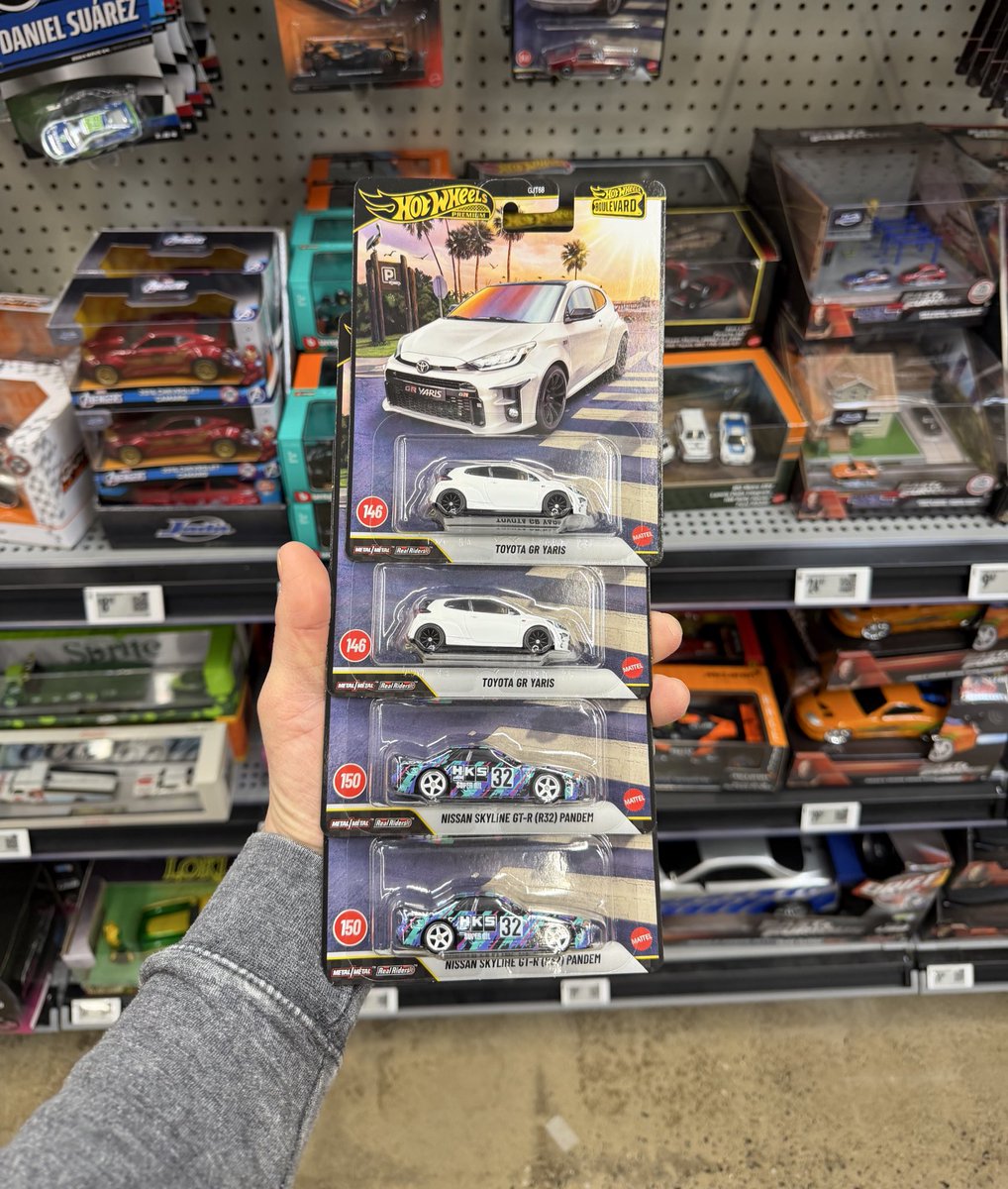 DiecastHype's tweet image. Happy to find the R32 GTR in house, but the price tag makes me sick.  

@Walmart Why are you taxing all of us?  $7.97? These cars are $7 on Mattel and @Target is under $7 for Car Culture.

 “Save money, live better.”  Must be a thing of the past…

#HotWheels #Walmart