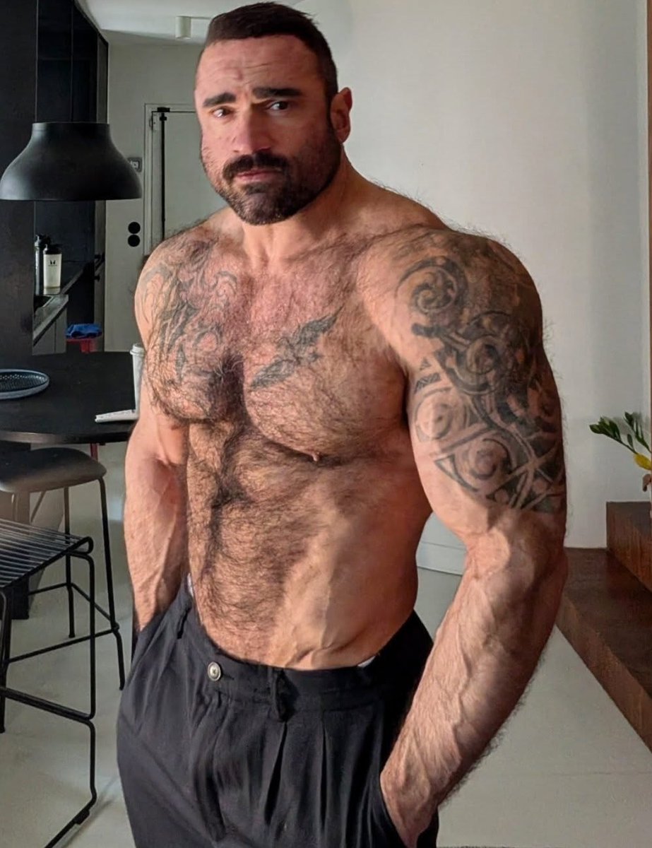 musclelovergr's tweet image. FRENCH MUSCLEBEAR BEAST - THE PARISIAN LUMBERJACK 🇫🇷
See more: musclelovergr.blogspot.com/2026/03/parisi…
#bodybuilding #bodybuilder #muscle