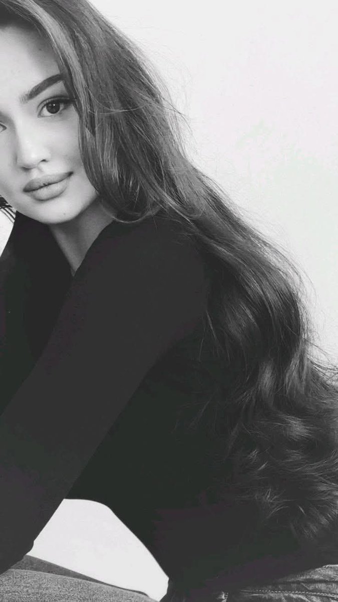 IzlGh31260's tweet photo. أرادَها " شَمعَة "
فأصبَحت 
من فرطِ #الحُبِّ
( بُركان )..´"⇣̇,🖤 ₎⇣̇"

غہٰٰٛﹻۗﹻزل https://t.co/H3RXZ5Ko4g