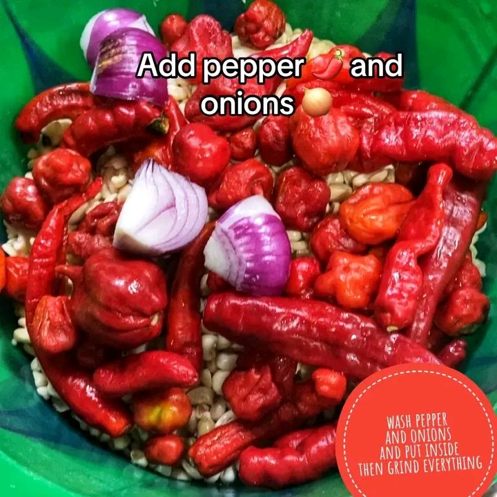 AdanneSylv50291's tweet image. Homemade special Moimoi

Ingredients
3 cups of beans
4 eggs
1 bulb onions
Half bottle groundnut oil
Red sconnet pepper
Crayfish ( please note I don't like crayfish in my moimoi, the smell in it irritates me, so add to yours if you want)
#sfawtde
#moimoi
#viral