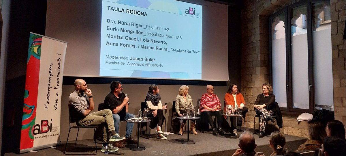 abigirona's tweet photo. Ple absolut a la jornada commemorativa del #DiaMundialdelTrastornBipolar al @CaixaForum de Girona. #senhadeparlar. Gràcies a tothom per ser-hi! @SaludMentalSJD @SalutMentalCat @voluntaris_cat @Girona_Cat @iasgirona @FedSalutMental @Ass_fsmental https://t.co/bObGkp1Prm