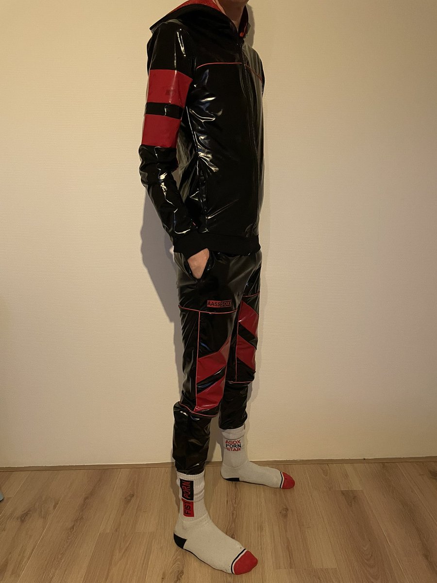 ff_rubber's tweet photo. Trying my new @aasssoxx_pl gear #pvc #sportswear https://t.co/U7tQfiZPa3