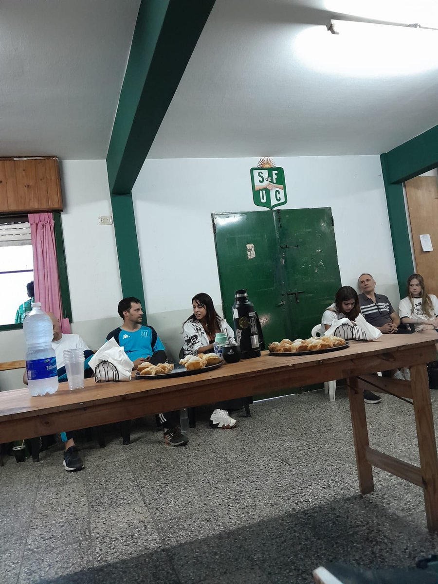 Memoria en Tres de Febrero tweet media