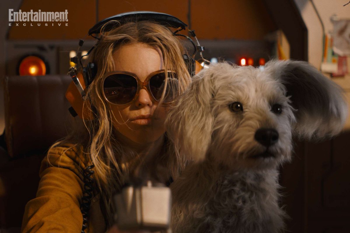 supergirl out of context tweet media