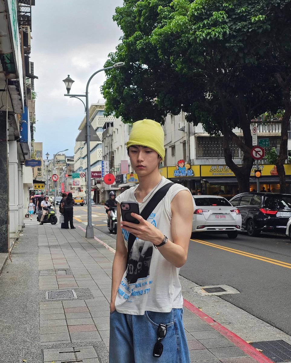 Hanipics (archives) tweet media