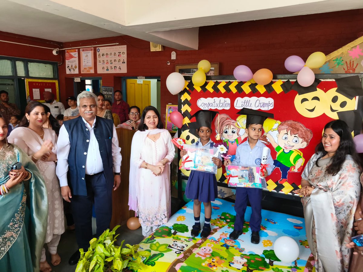 SchoolEduChd's tweet image. Glimpses from the Annual Result Day across various government schools @SchoolEduChd ,where hard work met achievement and dreams took a step closer to reality. 
Proud moments, smiling faces. Congratulations to all our young achievers! 🎉👏 #ResultDay #ProudMoment #FutureReady