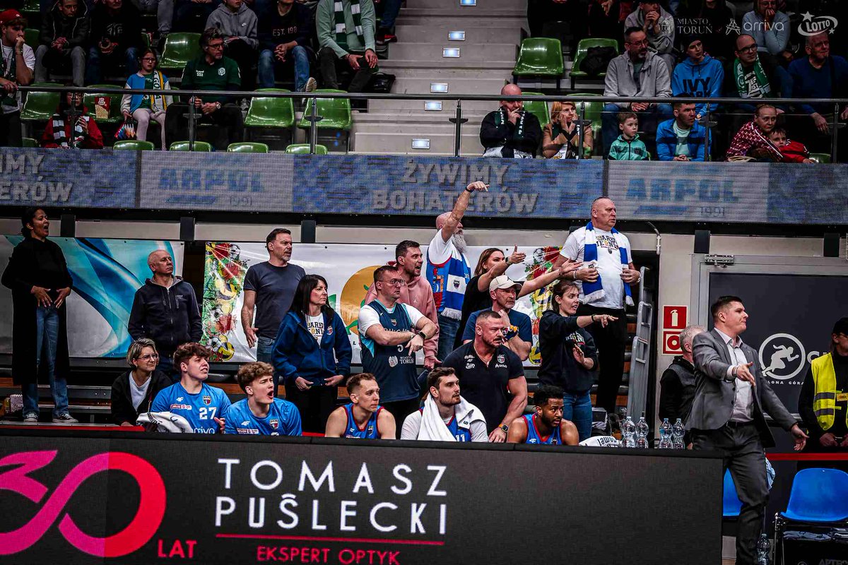 TwardePierniki's tweet photo. 📸 𝗙𝗢𝗧𝗢𝗥𝗘𝗟𝗔𝗖𝗝𝗔

Mamy już dla Was galerię z wczorajszego spotkania 🆚 @basket_zg 
  
Zdjęcia od @rooosee znajdziecie tutaj 👉 https://t.co/4FbRAcoakE

#TwardePierniki #plkpl https://t.co/5HgrBaqDoW