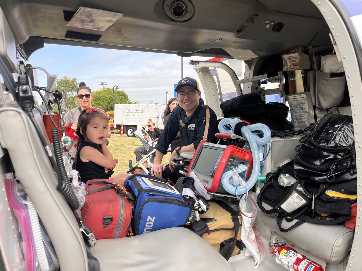 phi_richmond's tweet photo. Our crew had a great day spending time in the community this weekend! 

#community #PHIhealth #flightparamedic #flightnurse #PHImedical #HereForYou #phicares #lifeflight #AirMedical #EMS https://t.co/Y98buXBIdy