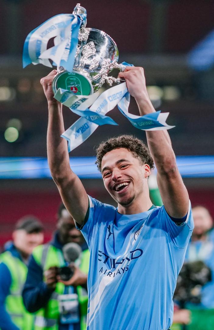 🆂🅰🅼🆈🅾🆄🅽🅶🫥 tweet media