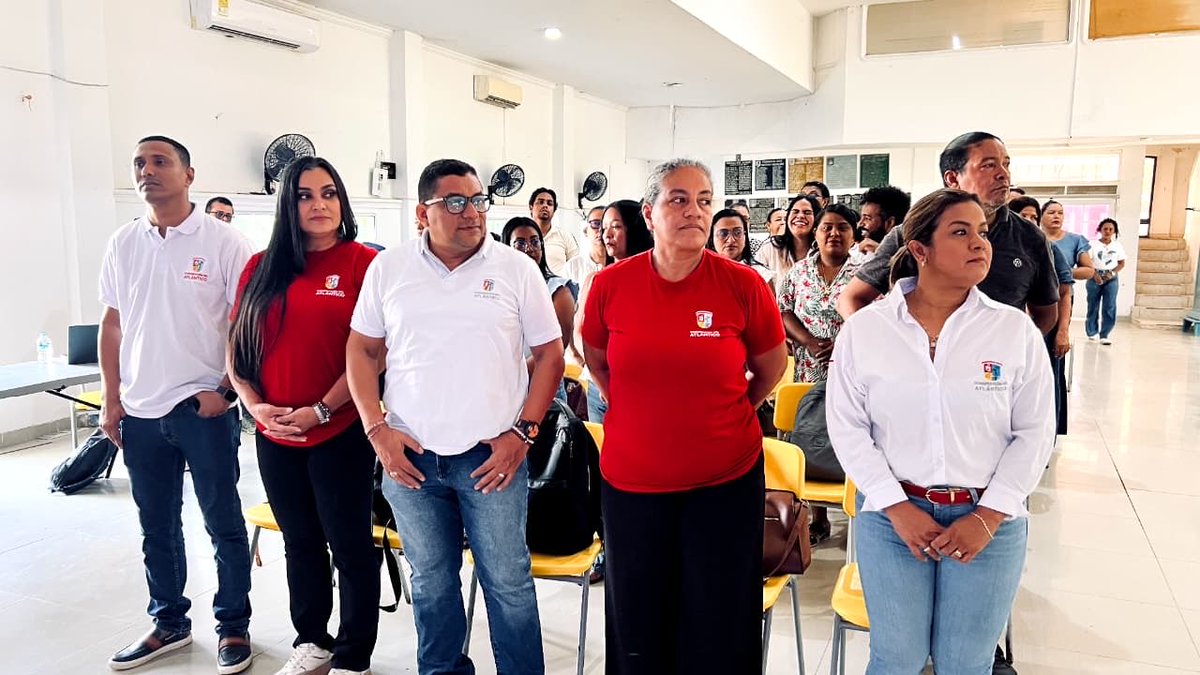 Iniciamos la semana de desarrollo institucional en los establecimientos educativos de los 20 municipios no certificados del Atlántico. 

Estuvimos en la Escuela Normal Superior de Manatí, acompañando estos espacios de formación y planeación.📚🇮🇩