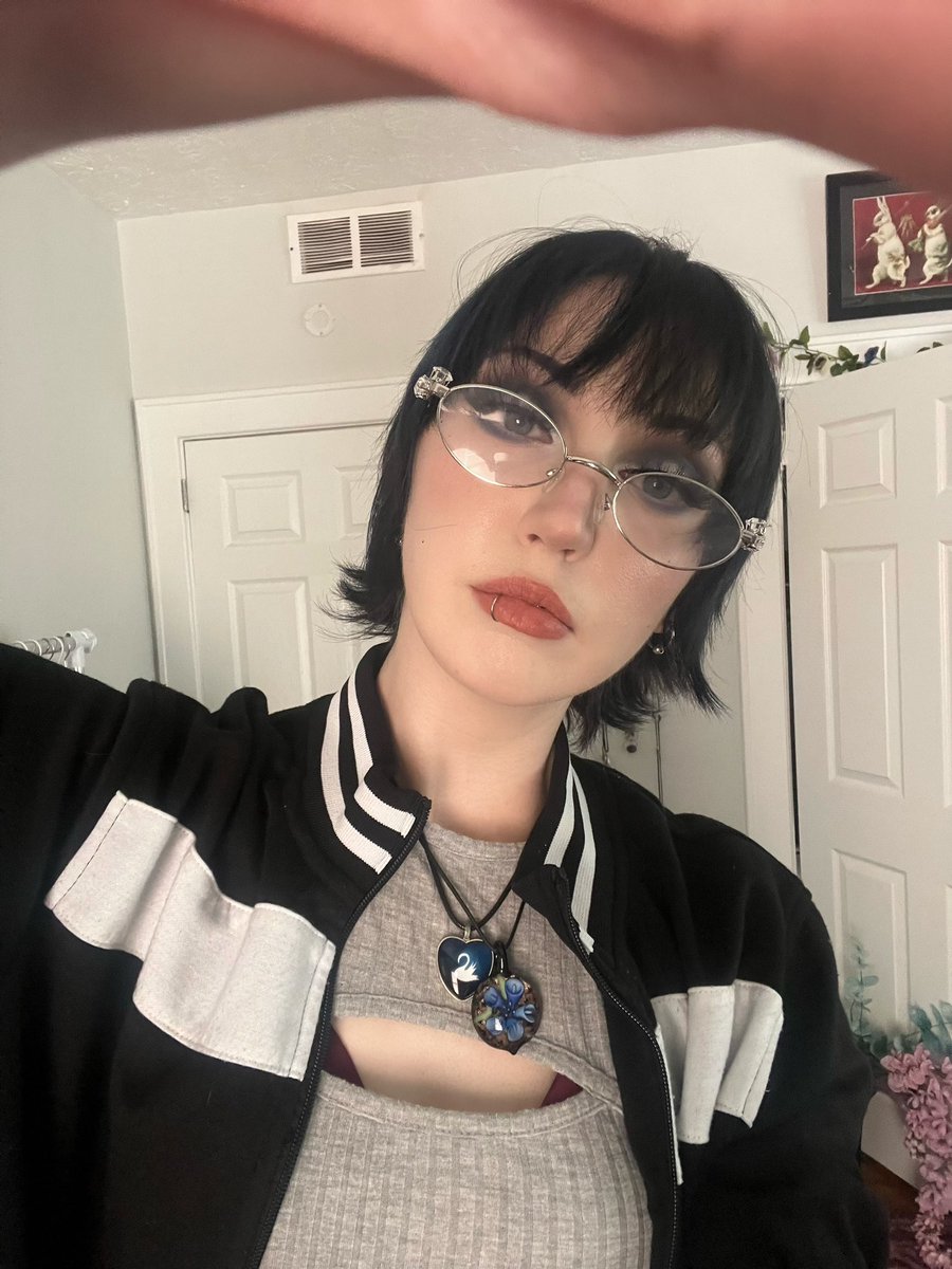 bambi ⋆˚꩜｡ tweet media