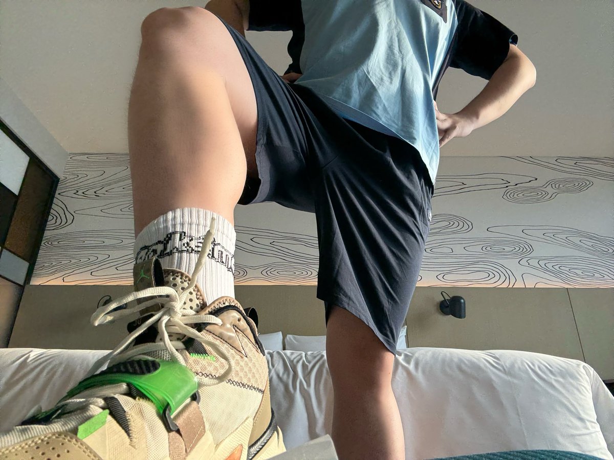 小查什么都不知道 tweet media