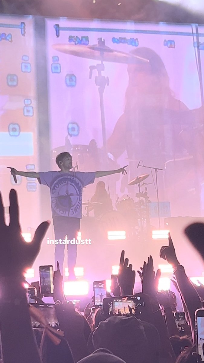 rainbøw⋆‎ tweet media