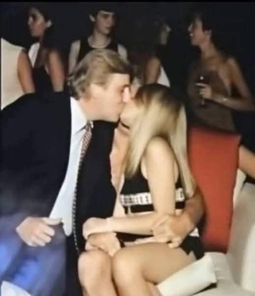 Jeanralston67's tweet photo. @realtrumpstein Just think, trump started a war to DISTRACT from this. Never stop posting! https://t.co/K9fuE7WbGY