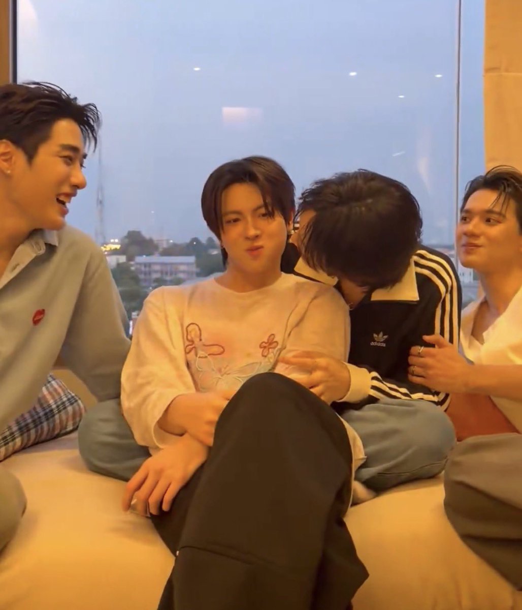 𝐂𝐡 (.◜◡◝ )💢 tweet media