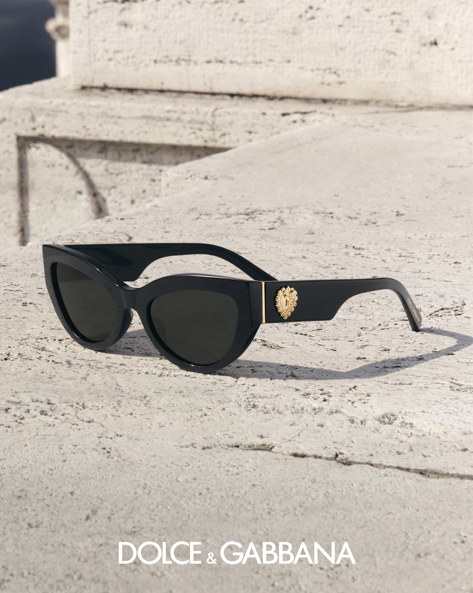 dolcegabbana's tweet photo. The new #DGEyewear Campaign shot by Karim Sadli. 

Art Direction: MAYBE, Kevin Tekinel and Charles Levai 
Casting Director: Piergiorgio, DM Casting 
Model: Lulu Tenney  

Discover more at https://t.co/Xw2PSCpGbp 

#DolceGabbana #DGSS26 #DGDevotion https://t.co/XHaT7Meh2s
