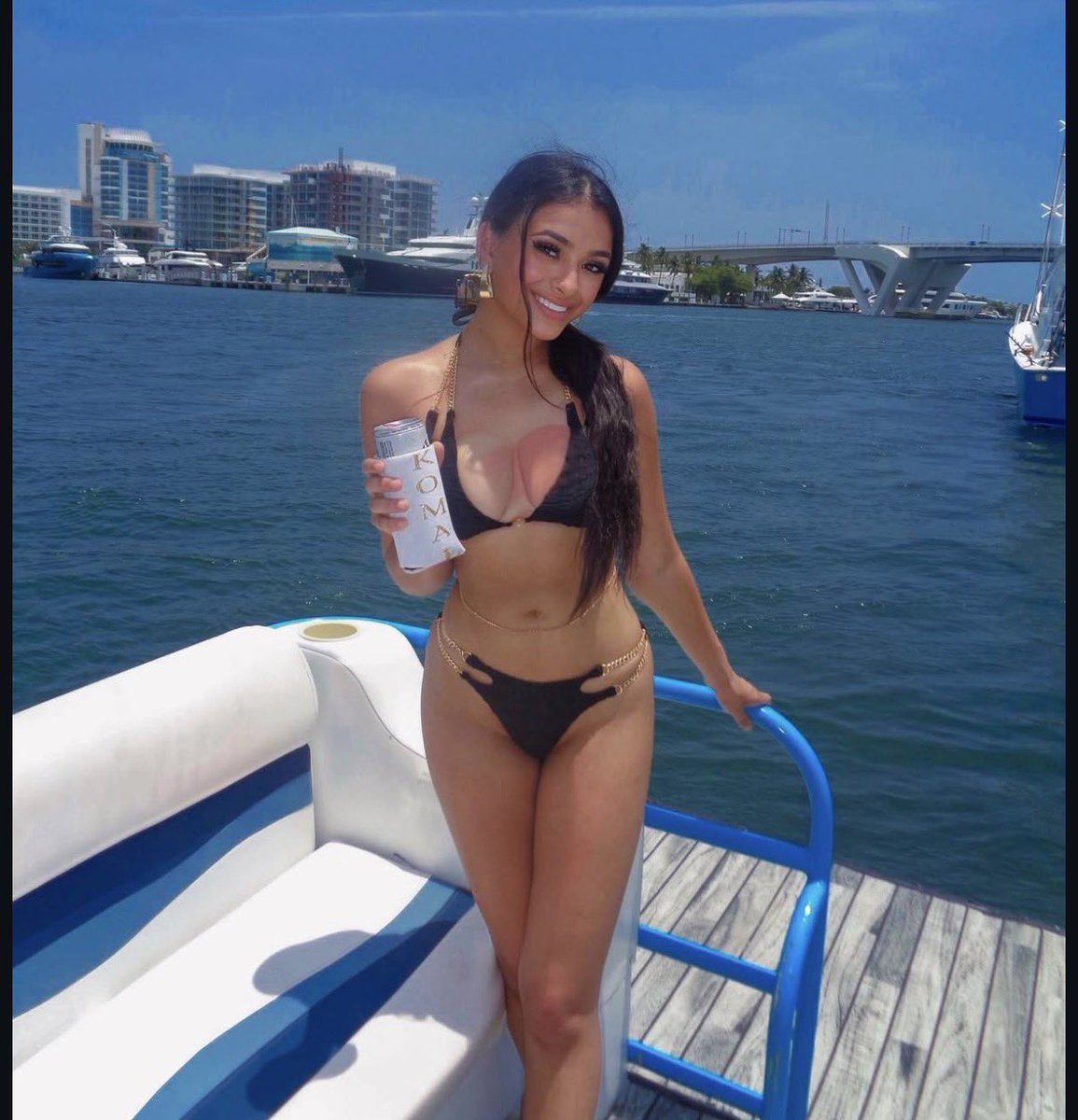 𝙱𝚁𝙾𝚆𝙽 𝙱𝙾𝙿𝙿𝙴𝚁𝚂 tweet media