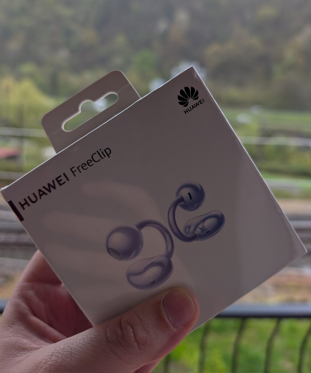 Kostata baina jaso ditut hari gabeko aurikularrak. Orain erloju adimendunaren zain gelditzea tokatzen da beste aste batzuetan.