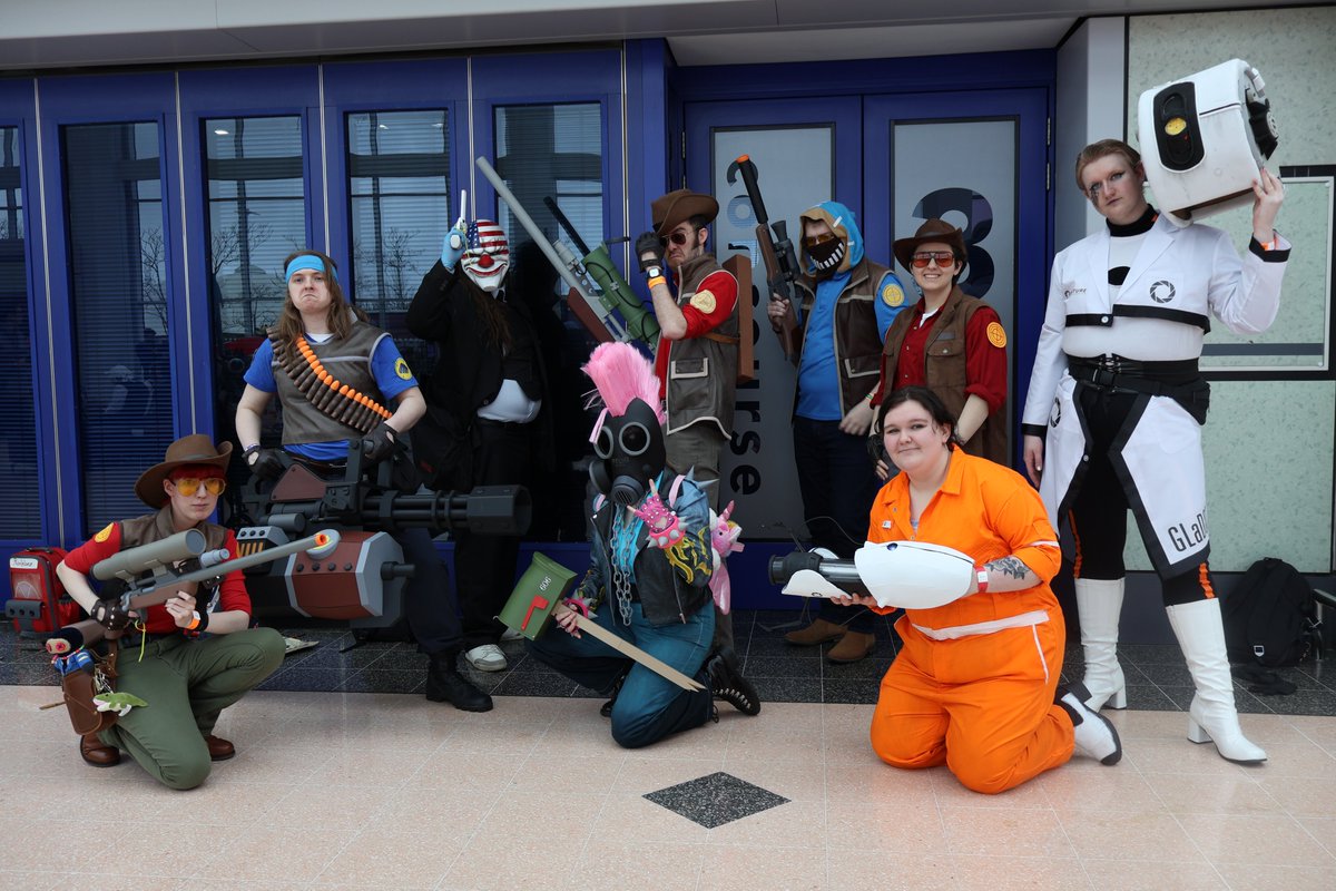 Valve Convention Cosplayers tweet media