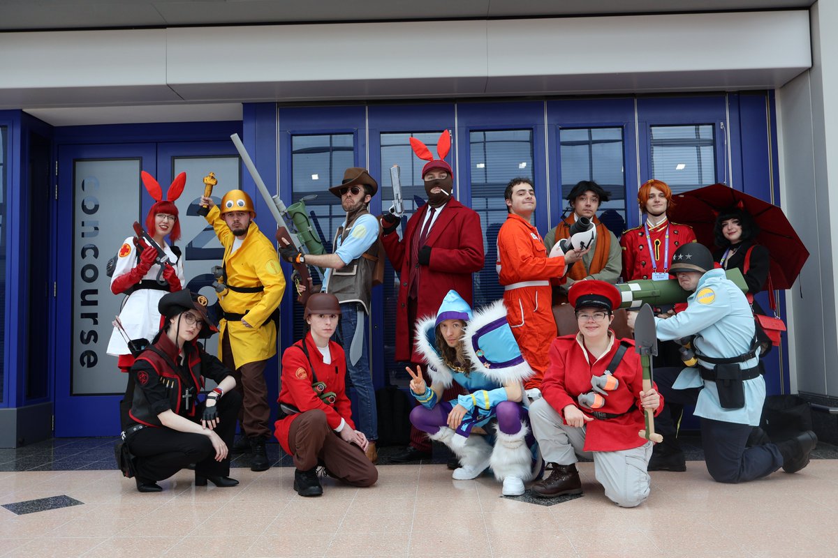 Valve Convention Cosplayers tweet media