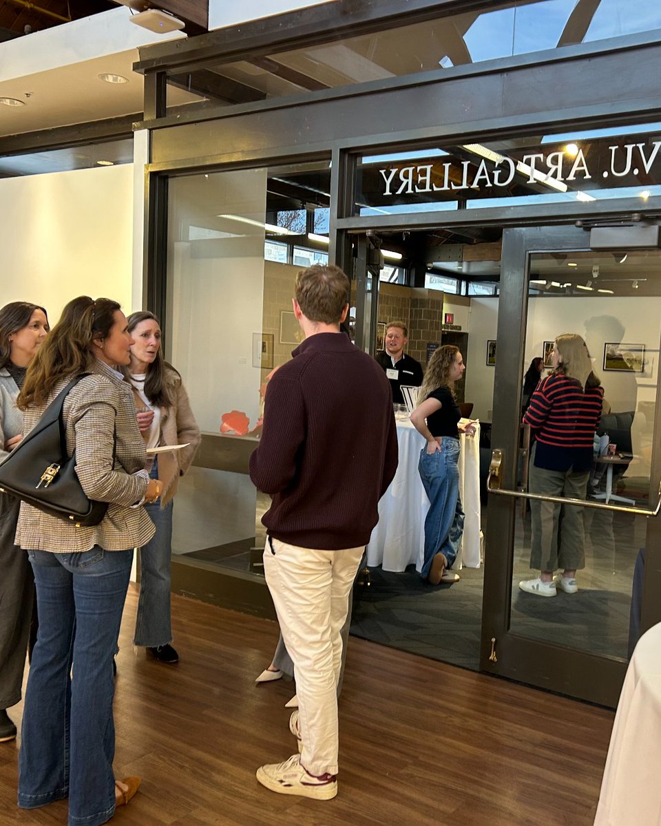 VillanovaAlumni's tweet photo. Alumni and seniors gathered at the Villanova University Art Gallery for "Art After Dark", an evening of connection, networking and learning about ways to stay engaged with Villanova beyond graduation. https://t.co/jX0ucG0yHZ