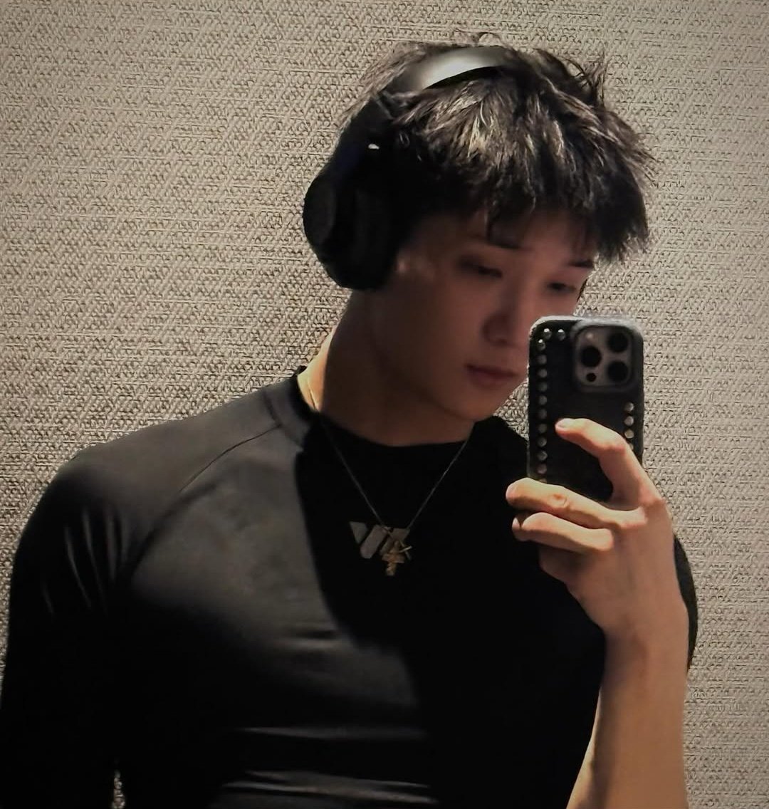 ria ୨୧ is delulu | 10KERS tweet media