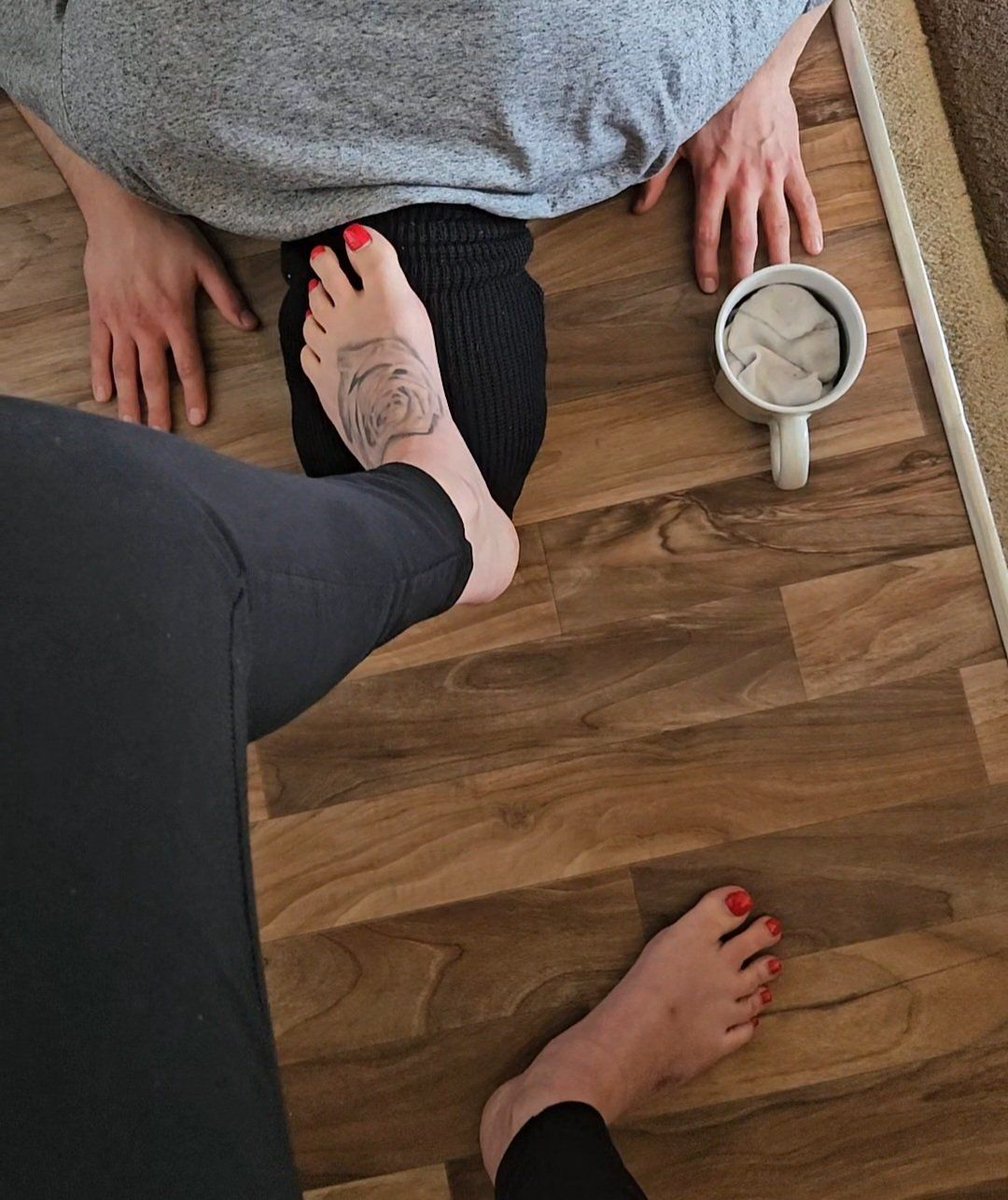 Servant of Women's Feet - خادم أقدام النساء tweet media