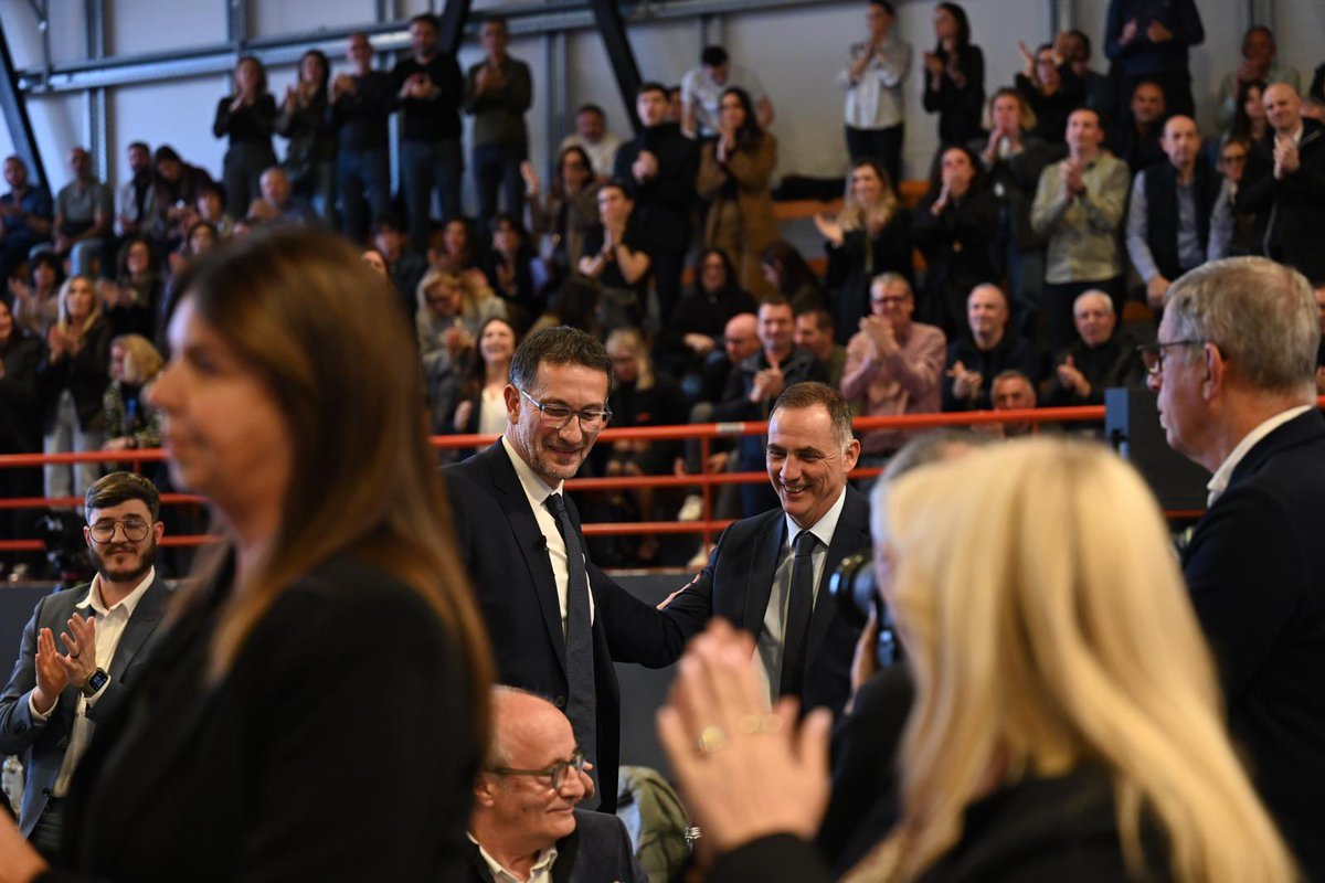 Honoré d'avoir été réélu Président de la Communauté d'Agglomération de Bastia.

Je remercie les Maires de Bastia, Furiani, e Ville, San Martinu et Santa Maria di Lota pour leur confiance, et m’engage à poursuivre la mise en œuvre de notre Projet de territoire.

Dans tous les