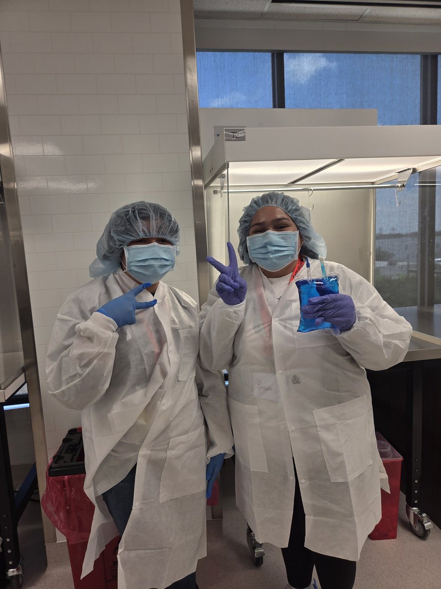ms_lias's tweet photo. @SouthIrvingCA @TTUHSC in the sterile pharmacy unit. @NickAtNimitz24 @NimitzVikings https://t.co/oYcaXJeESS